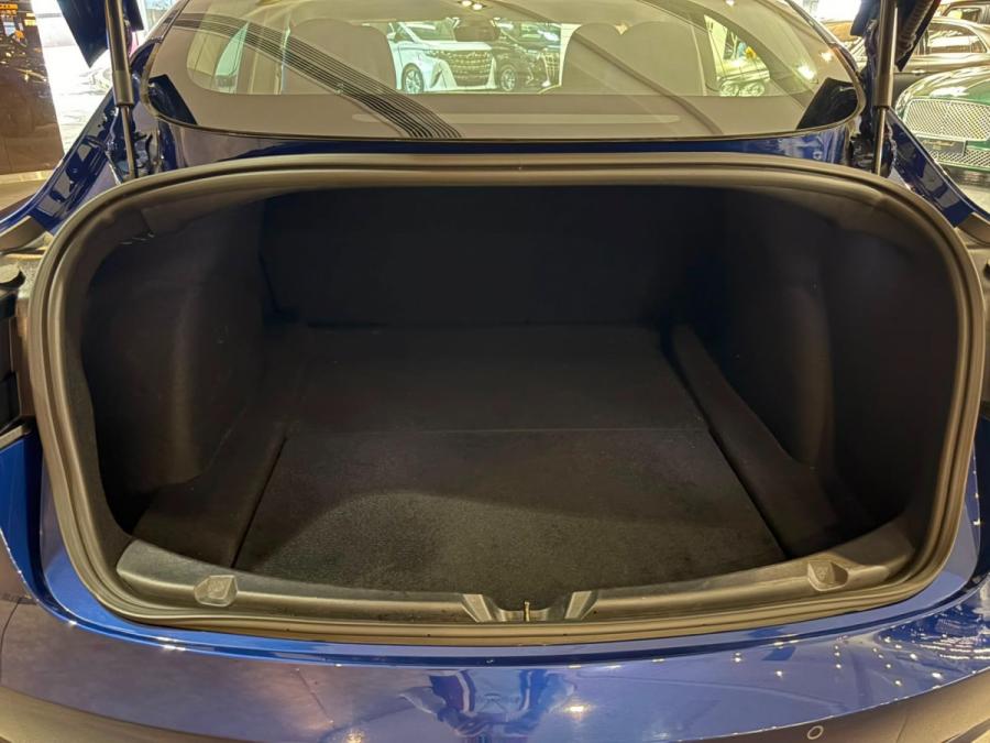 Model 3 Standard Range Plus - Image 5